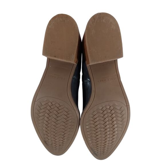 COLE HAAN! BLACK GENUINE LEATHER POINTY TOE, CHUNKY HEEL ANKLE BOOTS! SZ 6B - Picture 9 of 10